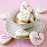 Comomshortsweethrsmall_2