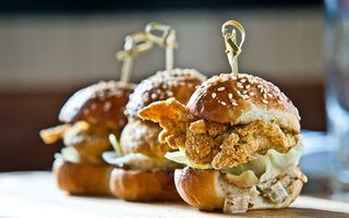 Esq-oyster-sliders-071911-xlg Esq-oyster-sliders-071911-xlg